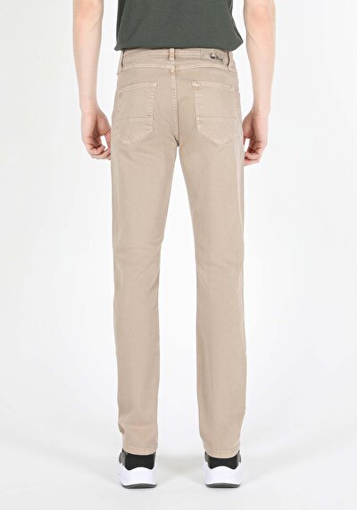 صورة من بيج للرجال بناطيل