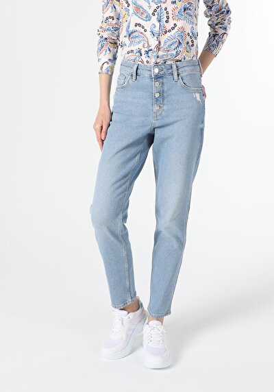 صورة من دينيم للنساء بناطيل