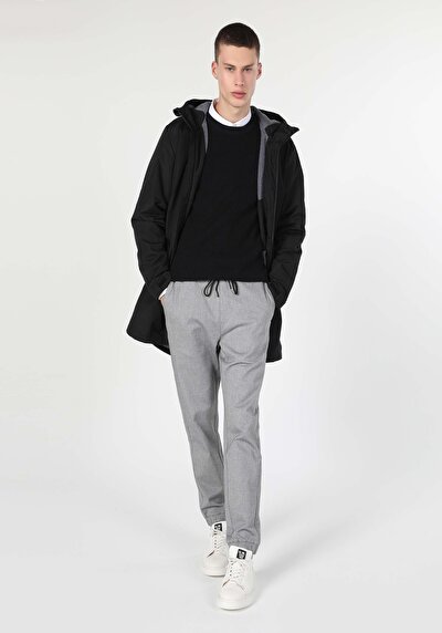 صورة من أسود للرجال ملابس خارجية