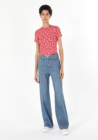 صورة من دينيم للنساء بناطيل