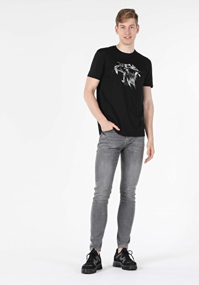 صورة من أسود للرجال تي شيرت بأكمام قصيرة