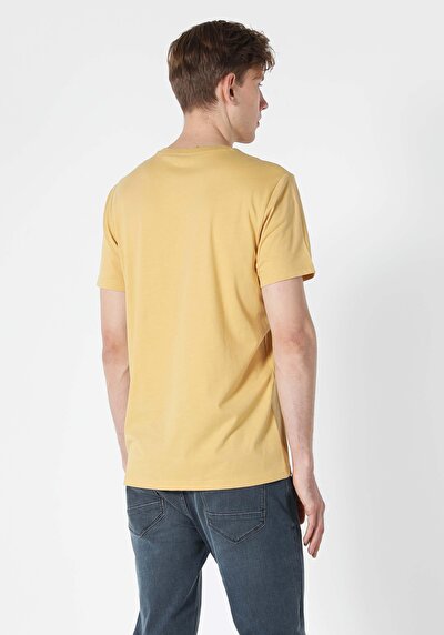 اعرض التفاصيل لـ أصفر للرجال تي شيرت بأكمام قصيرة
