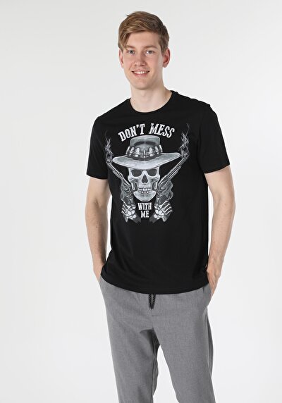 صورة من أسود للرجال تي شيرت بأكمام قصيرة