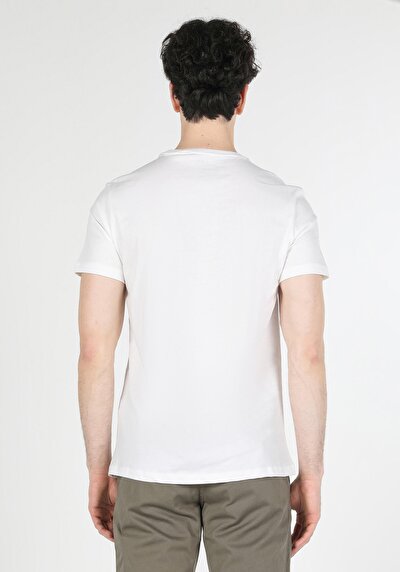 صورة من أبيض للرجال تي شيرت بأكمام قصيرة