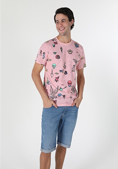 صورة من أحمر للرجال تي شيرت بأكمام قصيرة