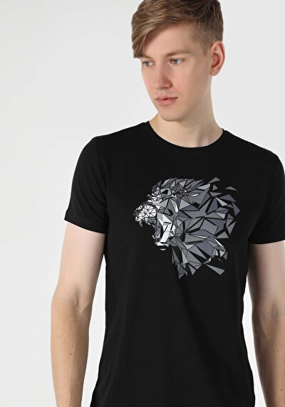 صورة من أسود للرجال تي شيرت بأكمام قصيرة