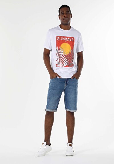 صورة من أبيض للرجال تي شيرت بأكمام قصيرة