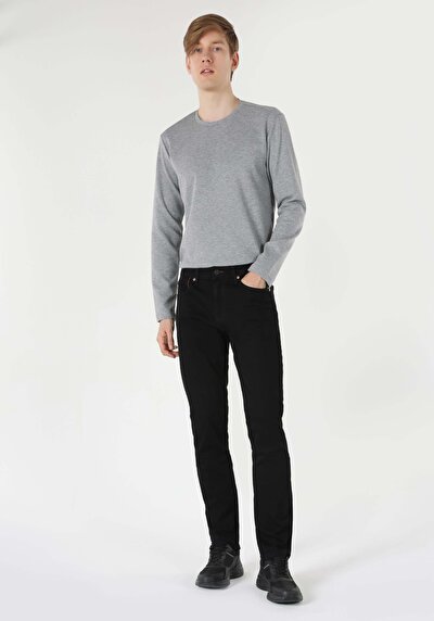 صورة من دينيم للرجال بناطيل