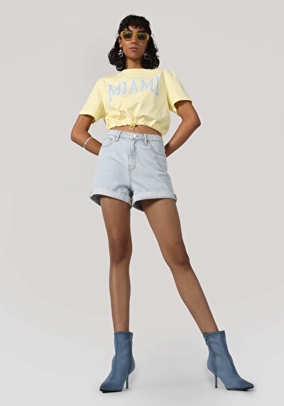 صورة من  عادي رقبة مستديرة نسائي أصفر كم قصير تي شيرت