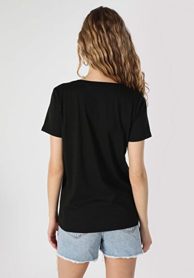 صورة من على شكل V رقبة مستقيم نسائي أسود كم قصير تي شيرت