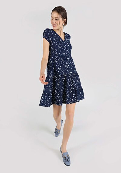 صورة من زهري نسائي أزرق كحلي فستان بأكمام قصيرة