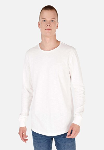صورة من   رقبة مستديرة مستقيم تي شيرت أبيض بأكمام طويلة للرجال