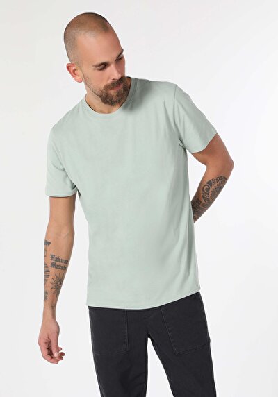 صورة من  للرجال تي شيرت بأكمام قصيرة