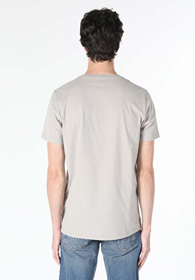 صورة من أبيض للرجال تي شيرت بأكمام قصيرة