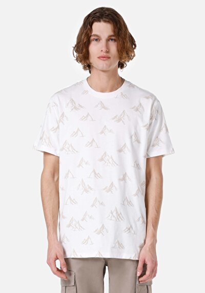 صورة من كومفورت فيت رقبة مستديرة مطبوعة للرجال أبيض بأكمام قصيرة تي شيرت