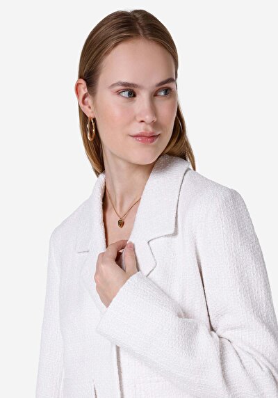 اعرض التفاصيل لـ سليم فيت جاكيت أبيض نسائي