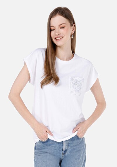 صورة من أبيض للنساء تي شيرت بأكمام قصيرة