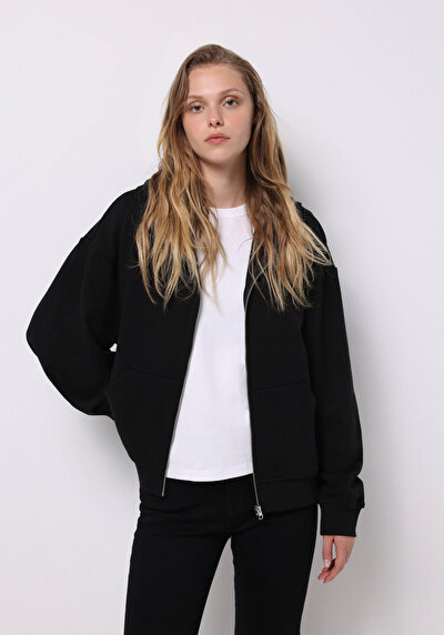 صورة من أسود للنساء بلوز