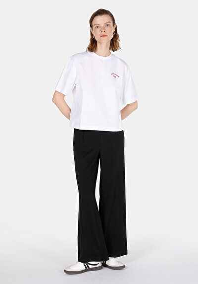 صورة من أسود للنساء بناطيل