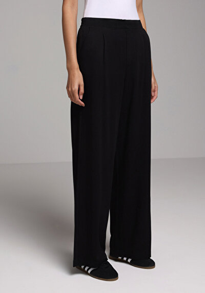 صورة من أسود للنساء بناطيل