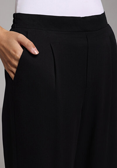 اعرض التفاصيل لـ أسود للنساء بناطيل