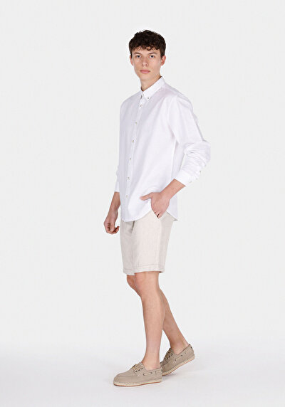 صورة من أبيض للرجال شورت