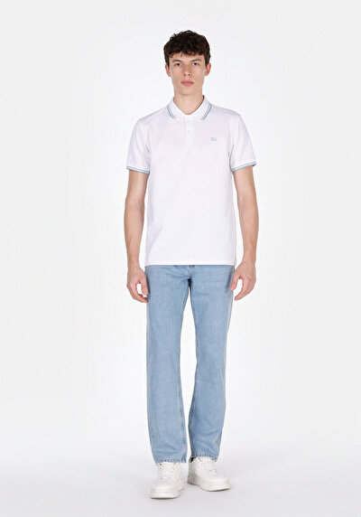 صورة من جينز نيلي رجالي فضفاض مستقيم