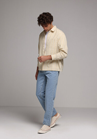 صورة من جينز نيلي رجالي فضفاض مستقيم