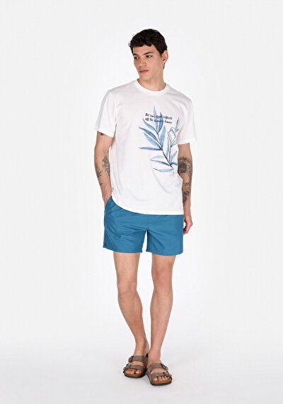 صورة من شورت سباحة رجالي أزرق مستقيم سليم