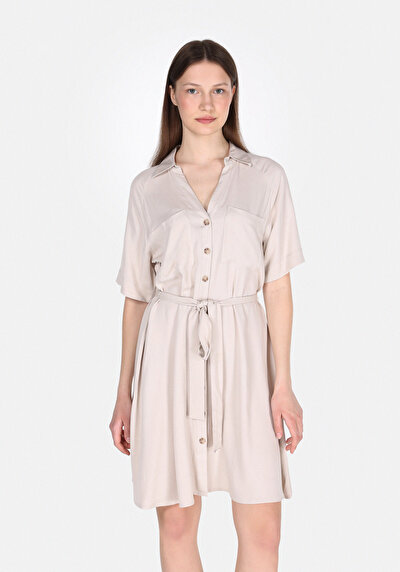 صورة من فستان نسائي بيج عادي