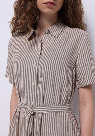 اعرض التفاصيل لـ فستان نسائي بني عادي