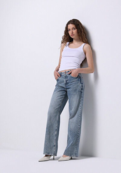 صورة من   خصر عالي ساق واسعة نسائي نيلي جينز