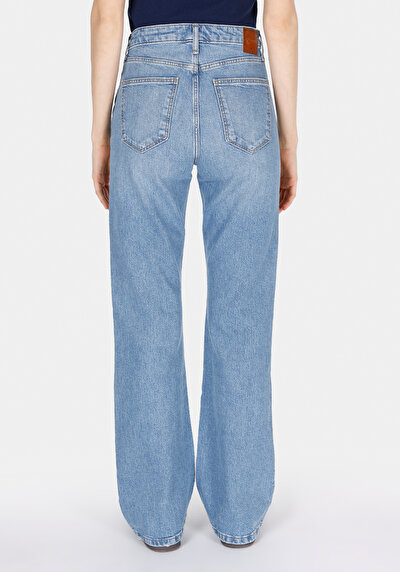 صورة من جينز نيلي نسائي