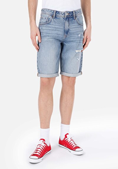 صورة من دينيم للرجال شورت