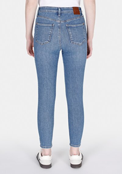 صورة من أزرق للنساء بناطيل