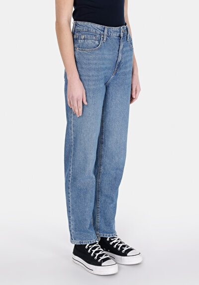 اعرض التفاصيل لـ مستقيم  جينز نيلي نسائي