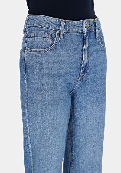 اعرض التفاصيل لـ مستقيم  جينز نيلي نسائي