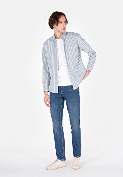 صورة من أزرق للرجال بناطيل