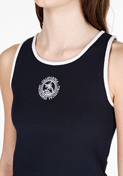 صورة من سليم فيت نسائي بلوزة دبابة باللون الأزرق الداكن