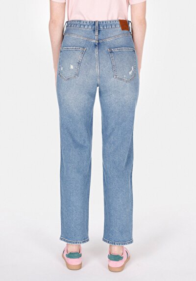 صورة من أزرق للنساء بناطيل