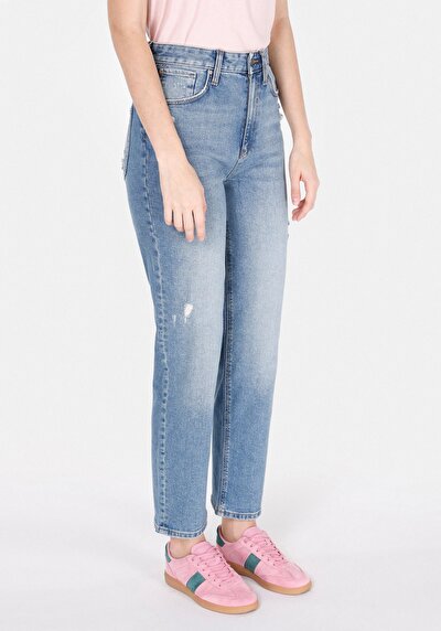 صورة من أزرق للنساء بناطيل