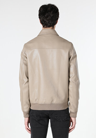 صورة من بني للرجال جاكيت جلد