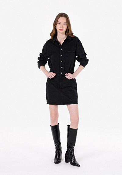 صورة من أسود للنساء فستان