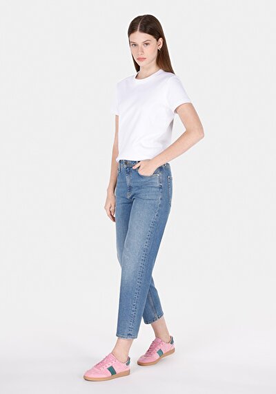 صورة من أزرق للنساء بناطيل