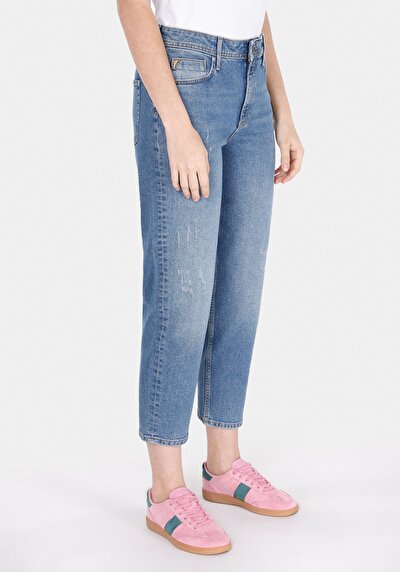 صورة من أزرق للنساء بناطيل