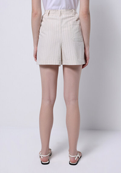 صورة من عادي مقاس ارتفاع الخصر مخطط شورتات حجرية نسائية