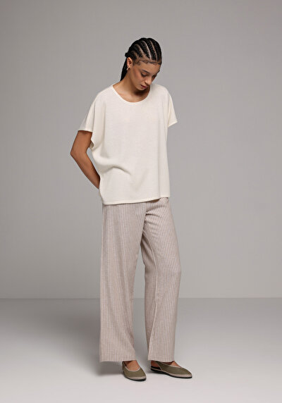 صورة من Straigt Fit خصر منخفض ساق واسعة بنطلون بيج نسائي