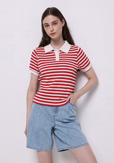 صورة من نحيف  ياقة بولو مخطط نسائي أحمر كم قصير تي شيرت