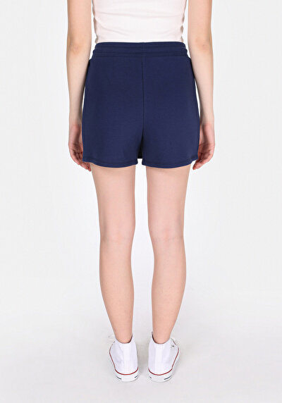 صورة من أزرق بحري للنساء