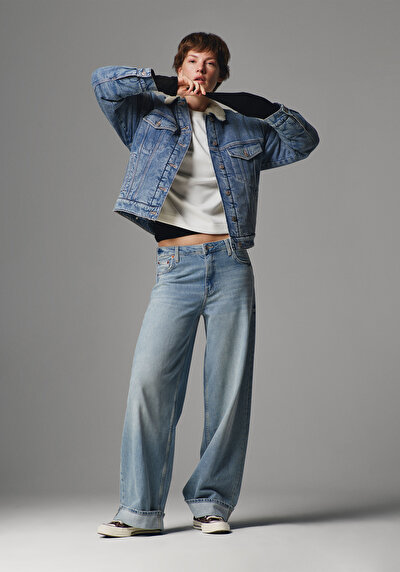 صورة من أزرق للنساء بناطيل